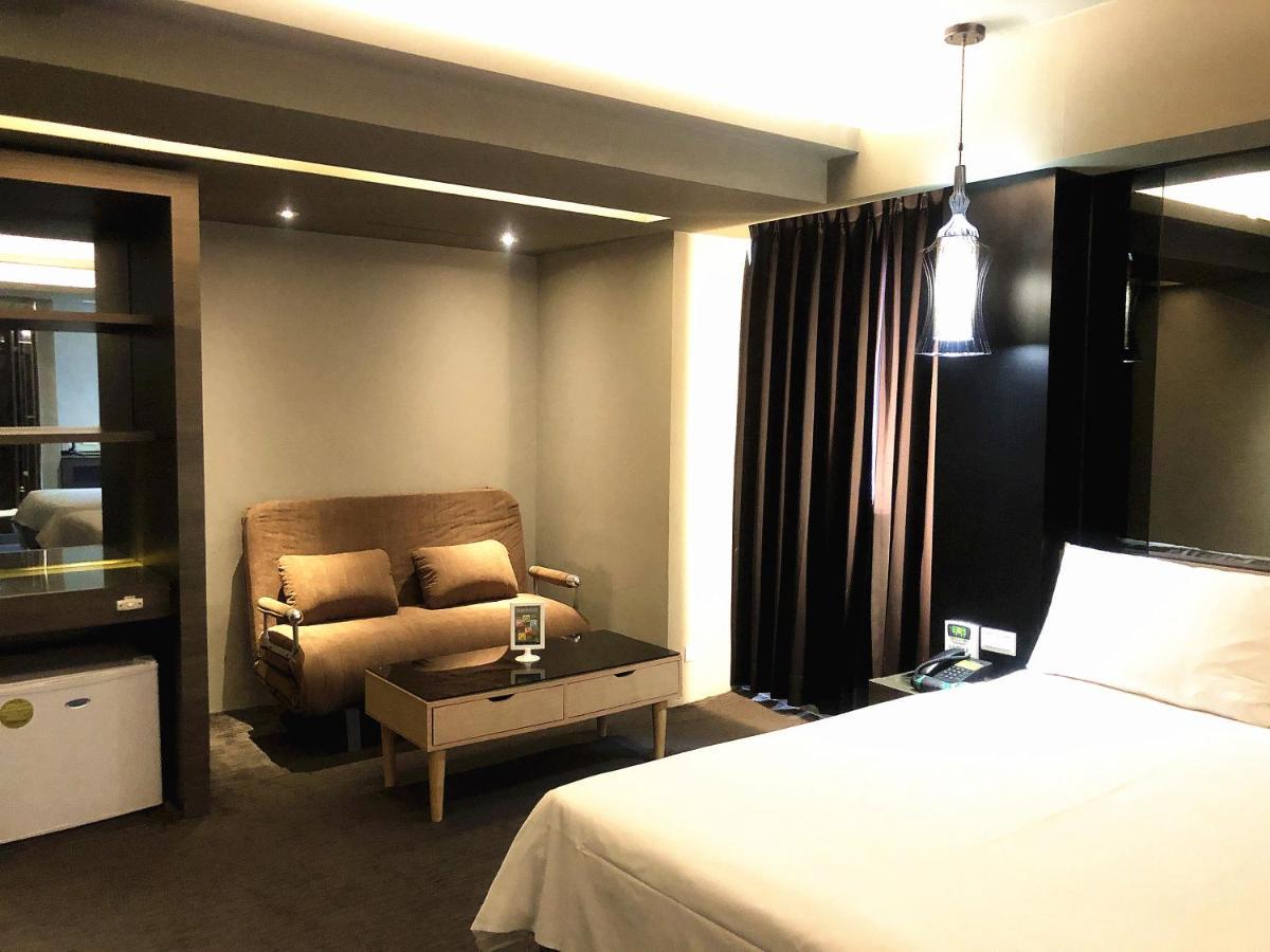 Kiwi Express Hotel - Jiuru Rd Гаосюн Екстер'єр фото
