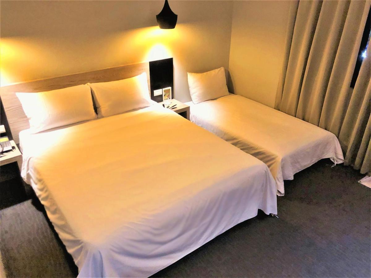 Kiwi Express Hotel - Jiuru Rd Гаосюн Екстер'єр фото