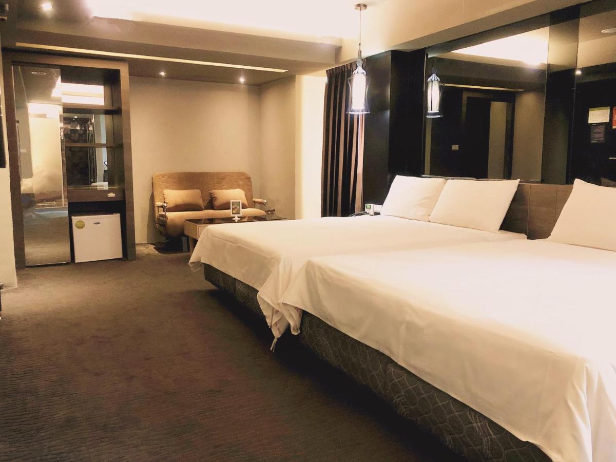 Kiwi Express Hotel - Jiuru Rd Гаосюн Екстер'єр фото