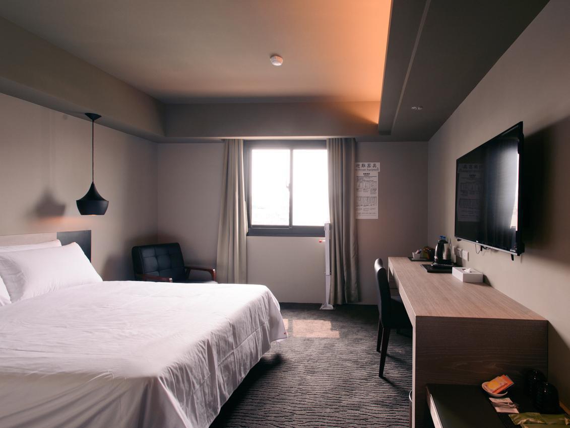 Kiwi Express Hotel - Jiuru Rd Гаосюн Екстер'єр фото