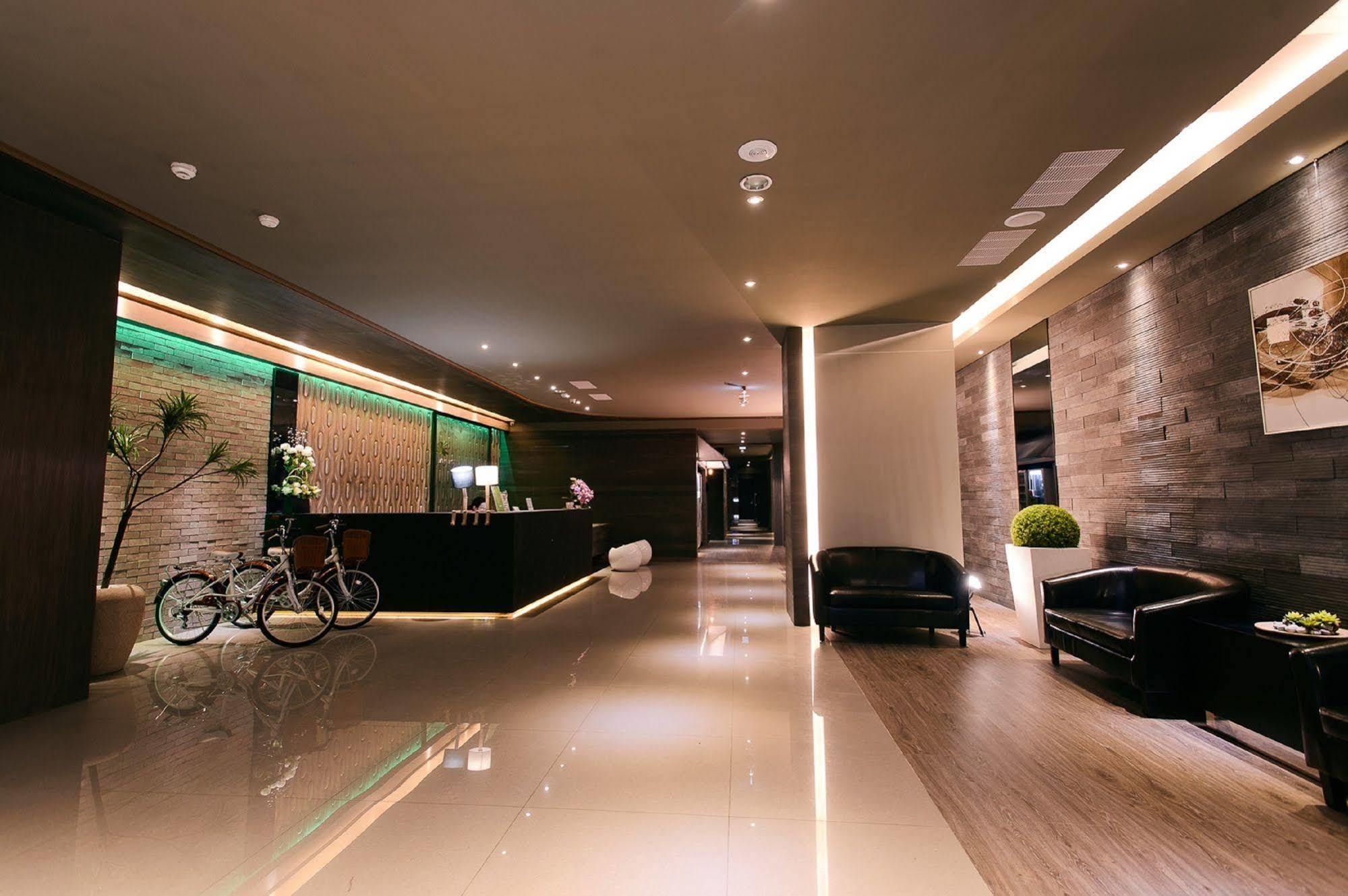 Kiwi Express Hotel - Jiuru Rd Гаосюн Екстер'єр фото